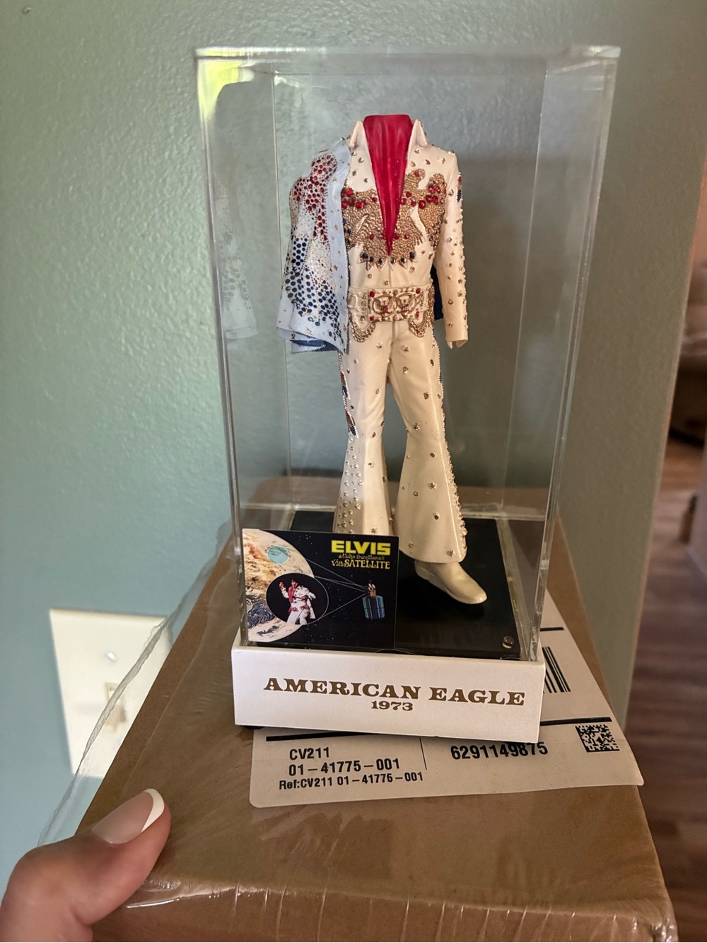 Elvis Collectible /Illuminated Jumpsuit Sculpture Collection/American Eagle